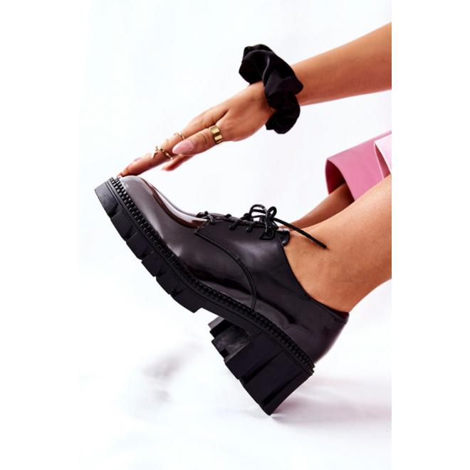 Čierno-sivé dámske lakované topánky s masívnou podrážkou