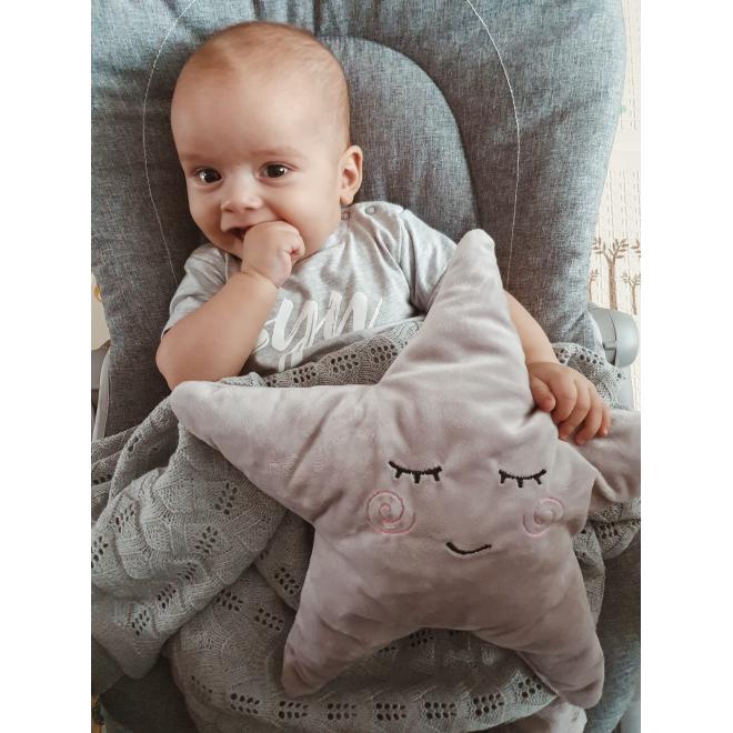 Sivý detský vankúšik v tvare hviezdy