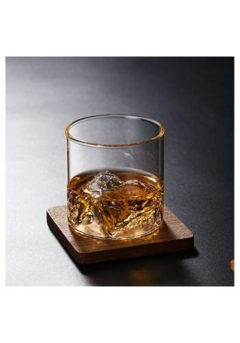 Sada dvoch sklenených pohárov na whisky