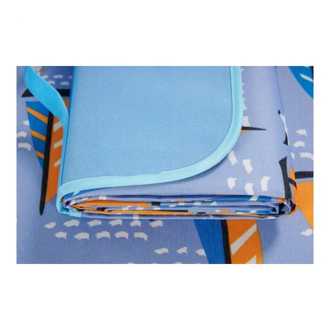 Modrá vodeodolná podložka na piknik