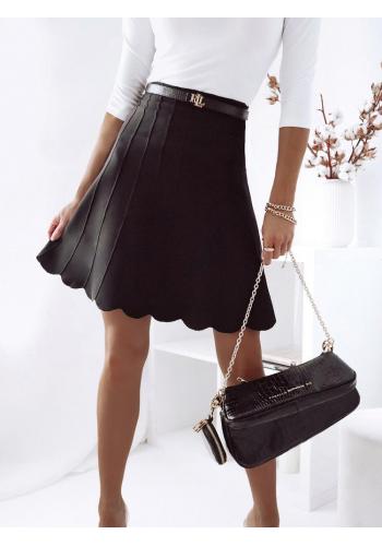 Čierna rozšírená sukňa s vysokým pásom