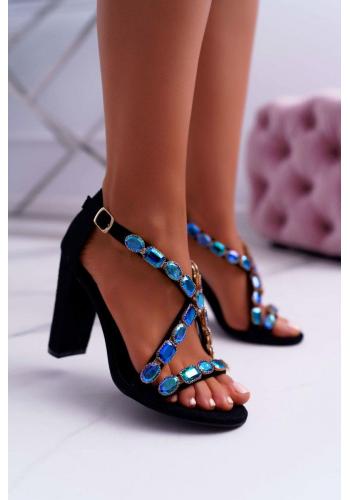 Dámske semišové sandále na podpätku s kryštálmi v čiernej farbe