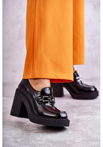 Lakované čierne topánky pre dámy