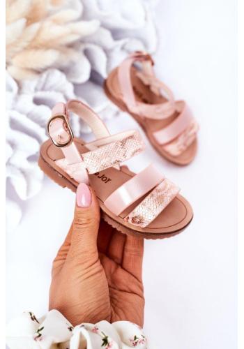 Trendy detské lesklé sandále v ružovej farbe