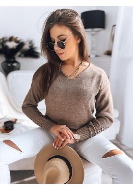 Dámsky béžový sveter s ozdobnými výrezmi