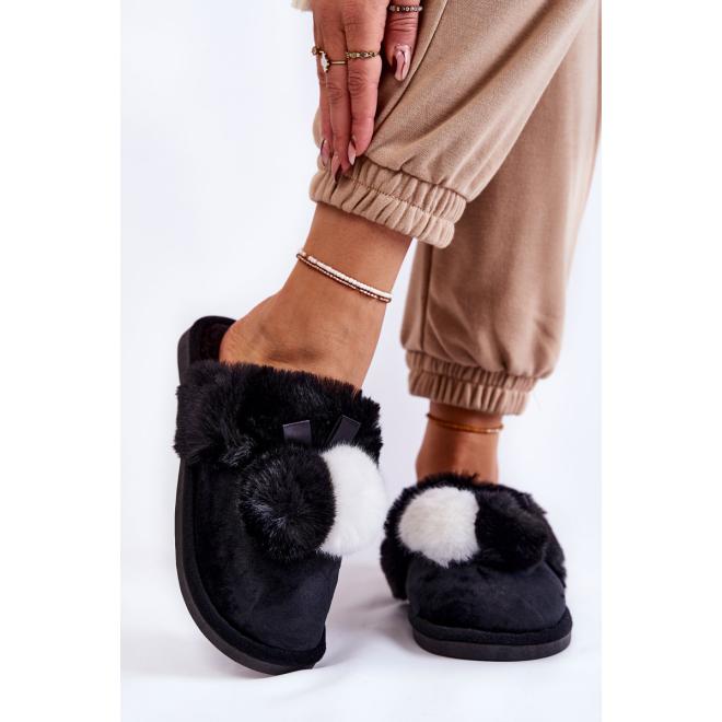 E-shop Čierne dámske papuče s brmbolcami