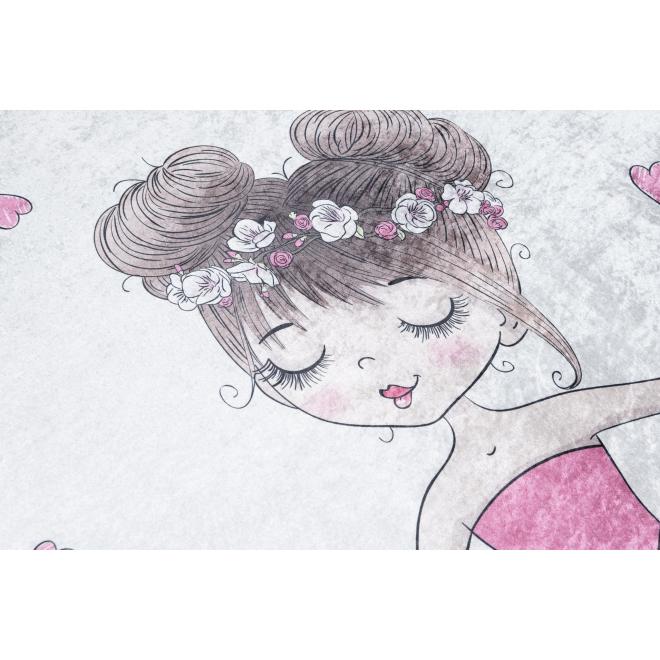 Detský koberec s malým dievčatkom a psíkom