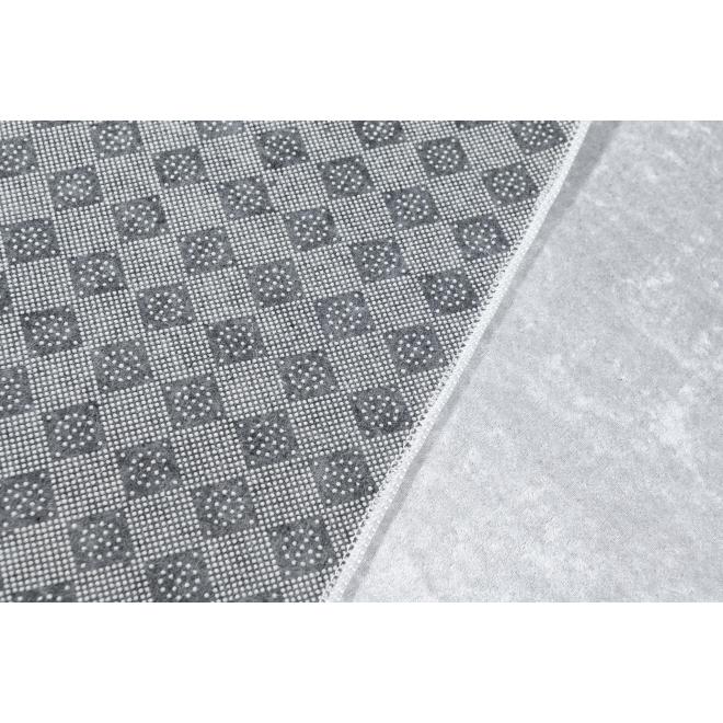 Detský koberec s malým dievčatkom a psíkom