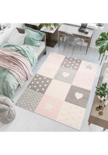 Ružový koberec so vzormi