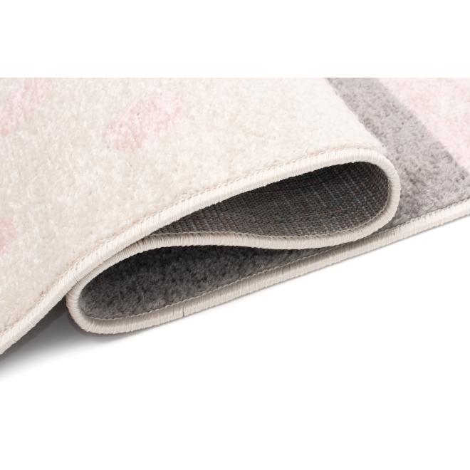 Ružový koberec so vzormi