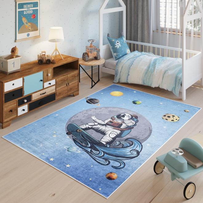 E-shop Modrý detský koberec s kozmonautom