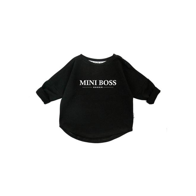 Čierna mikina s nápisom mini boss I LOVE MILK v akcii