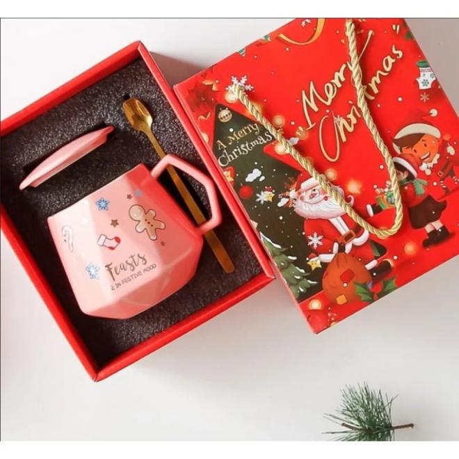 E-shop Vianočný hrnček v ružovej farbe