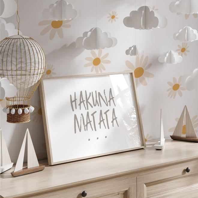 Biela tapeta na stenu s motívom sedmokrásky