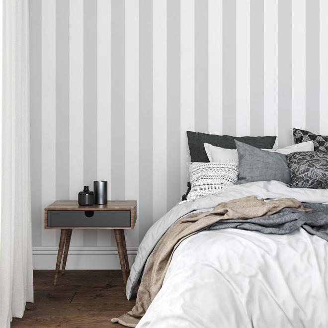 Dekoračná tapeta so sivými pásmi