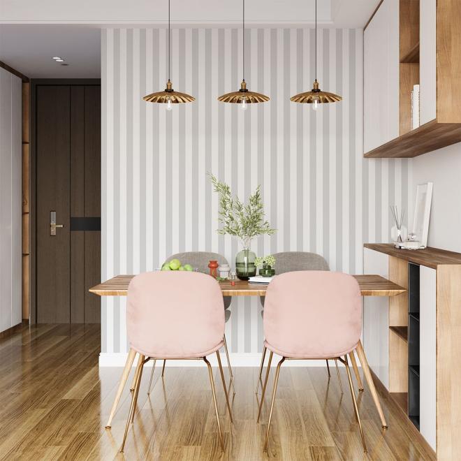 Sivá pruhovaná tapeta na stenu