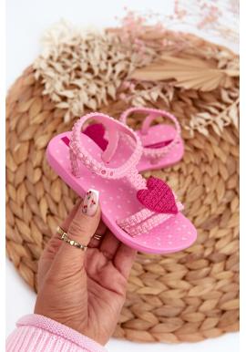 Dievčenské ružové sandále so srdiečkom