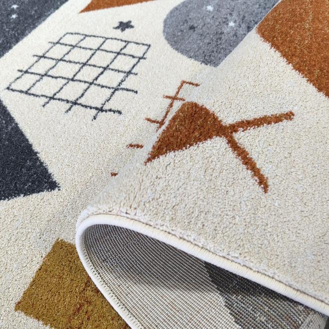 Detský farebný koberec s geometrickými vzormi