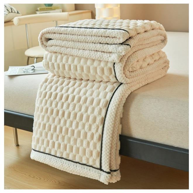 Mäkká plyšová deka krémovej farby - 180x200 cm