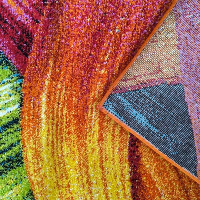 Detský koberec s farebným motívom