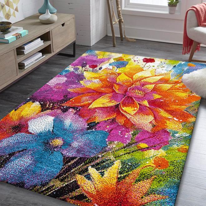 Detský koberec s farebným dizajnom kvetov
