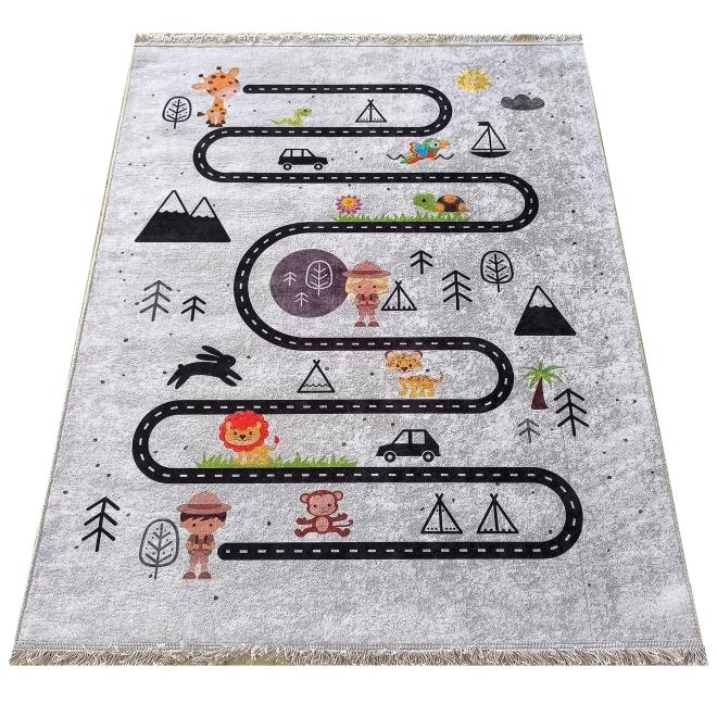 Farebný koberec s detským motívom