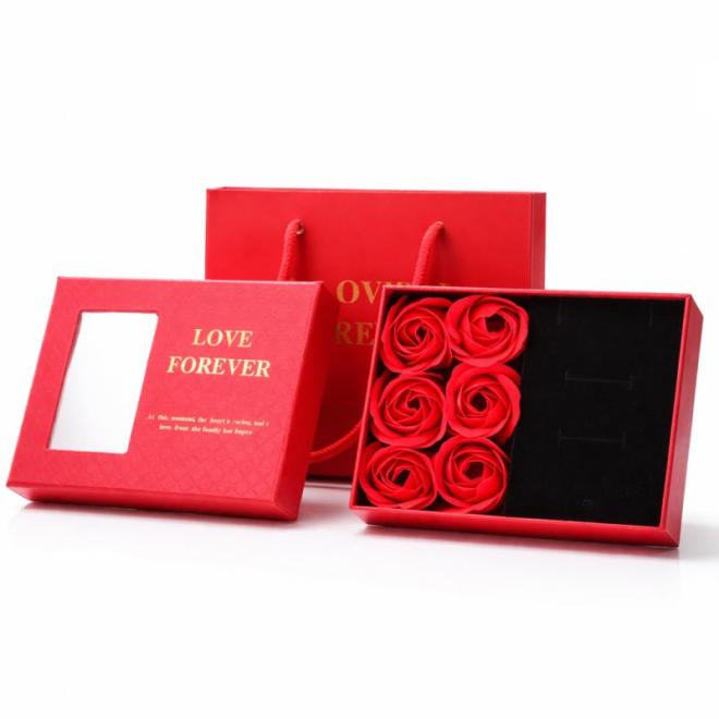 Krabička 6 červených voňavých mydlových ruží