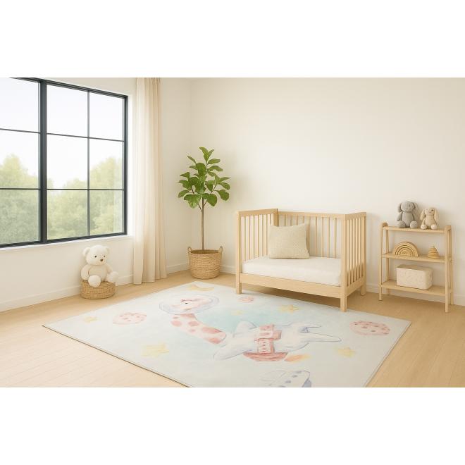 Detský koberec so žirafou vo vesmíre