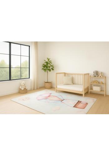 Detský koberec so zajacom v lietajúcom balóne