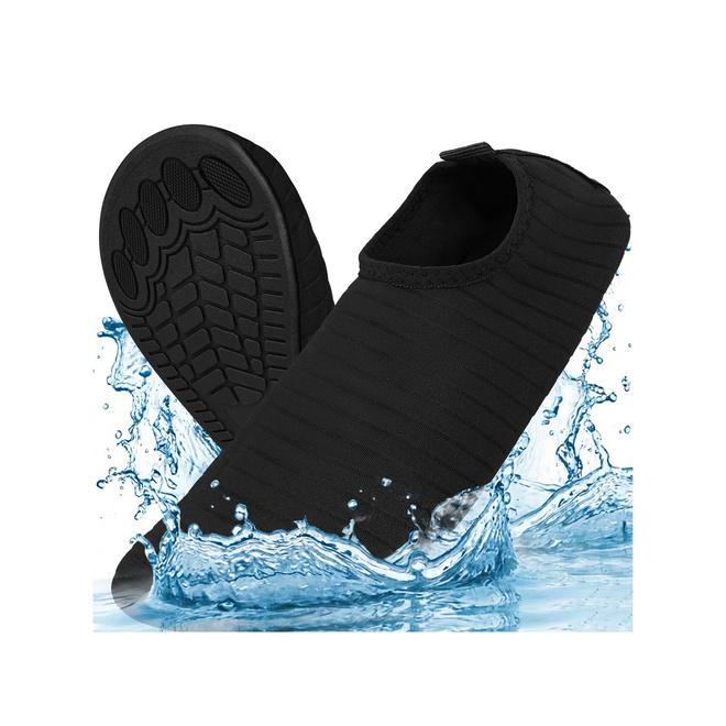 Čierne topánky do vody Trizand - veľkosť 38