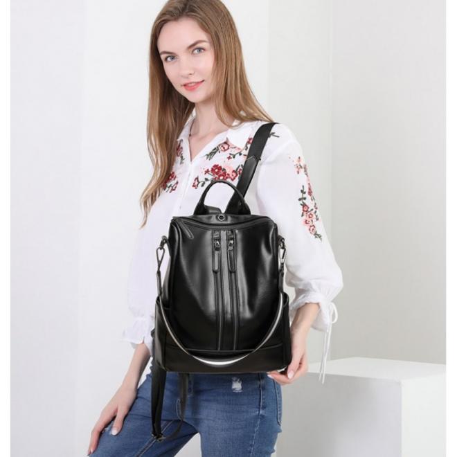 Čierny voskovaný elegantný ruksak pre dámy