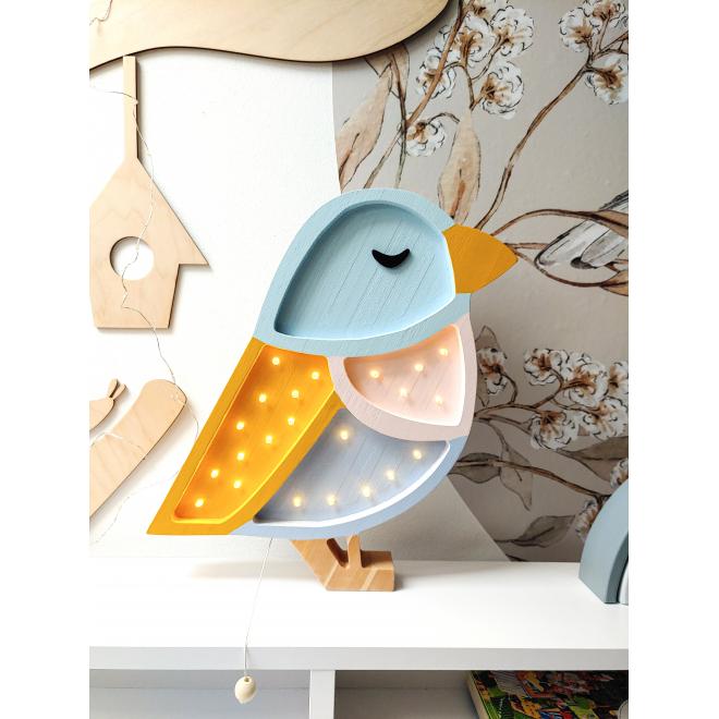 Lampa z dreva v podobe vrabca do detskej izby