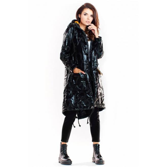 Oversize dámska bunda čiernej farby s veľkou kapucňou