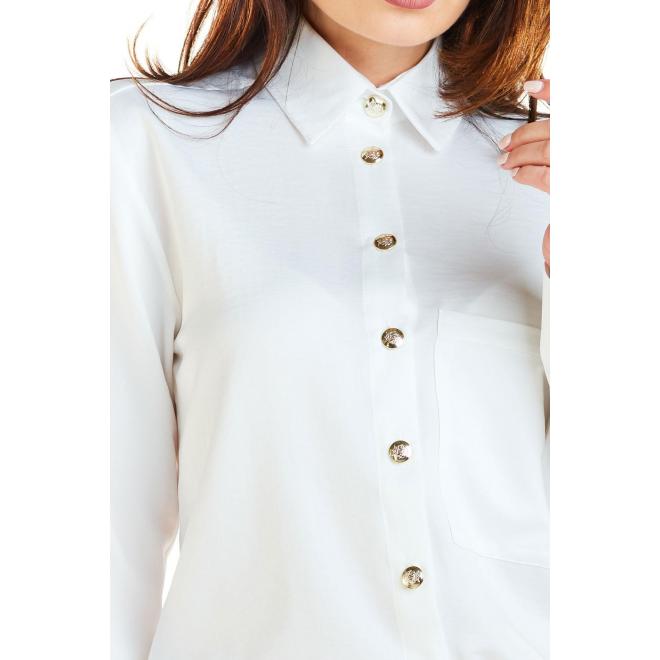 Klasická dámska košeľa bielej farby so zlatými gombíkmi
