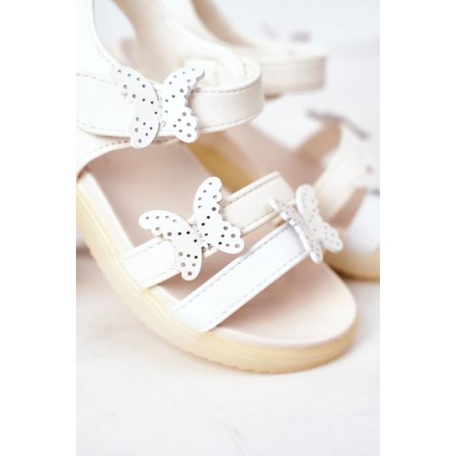 Letné sandále s ozdobnými motýlikmi v bielej farbe