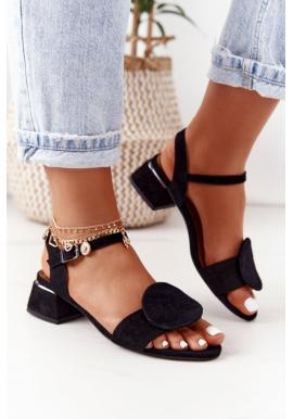 Módne dámske semišové sandále na opätku čiernej farby