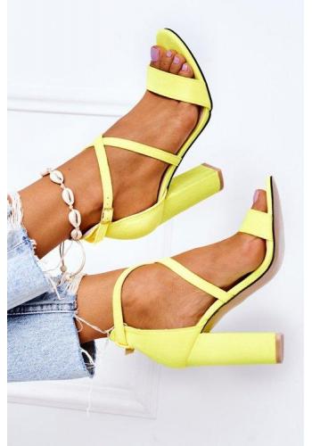 Dámske sandále s remienkami na opätku v neonovo žltej farbe