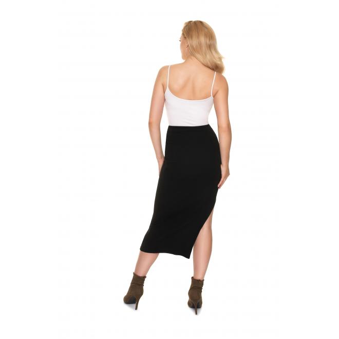 Dámska rebrovaná maxi sukňa s rázporkom v čiernej farbe