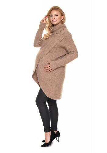 Asymetrický tehotenský sveter s rolákom v béžovej farbe